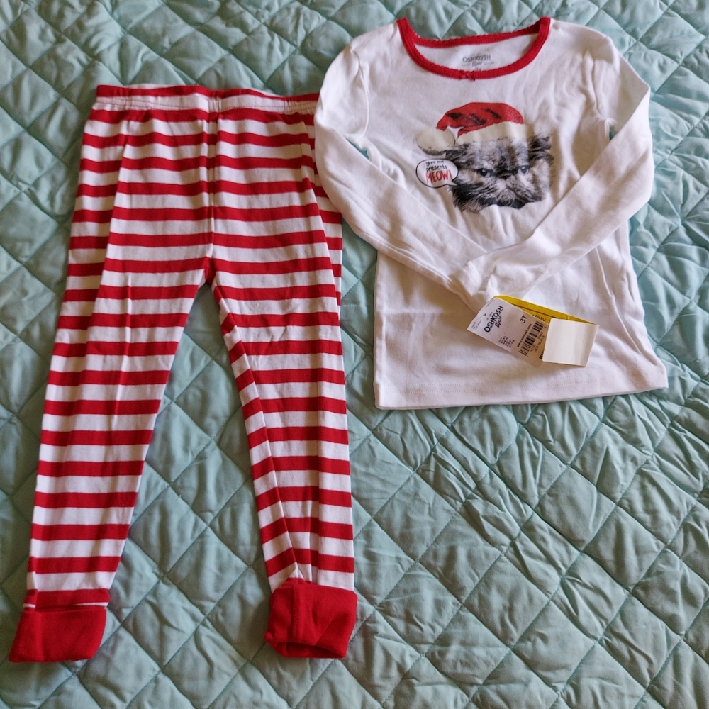 New Oshkosh pj set size 3T